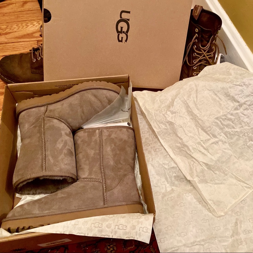 💥NWT SZ 9 Short Uggs. SALE!💥MAKE ME AN OFFER 😘